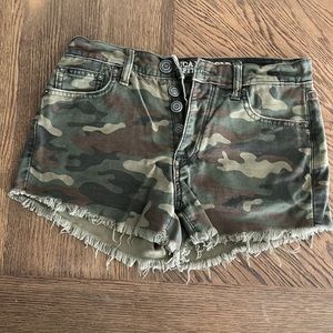 American Eagle cutoff Camo shorts. Size 0